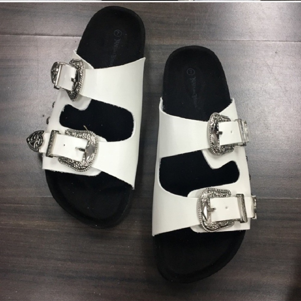 White silver buckle sandals - Picture 2 of 4
